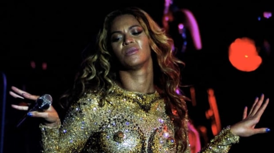 Zpěvačka Beyoncé během koncertů vystřídá několik sexy modelů